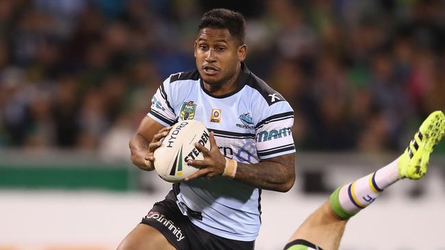 CANBERRA, AUSTRALIA — SEPTEMBER 10: Ben Barba of the Sharks makes a break during the NRL Qualifying Final match between the Canberra Raiders and the Cronulla Sharks at GIO Stadium on September 10, 2016 in Canberra, Australia. (Photo by Mark Kolbe/Getty Images)