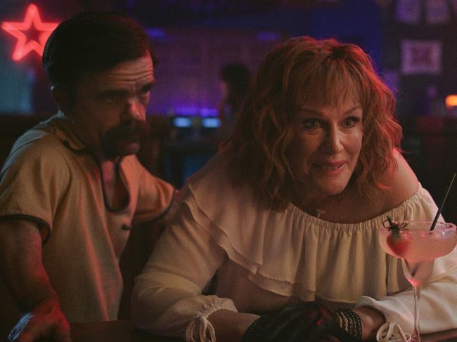 Jady (Peter Dinklage) and Cath (Glenn Close) in BROTHERS Photo Credit: Courtesy of Prime © AMAZON CONTENT SERVICES LLC