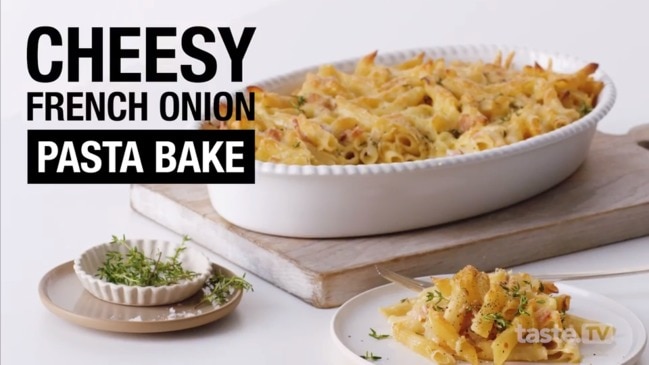 Cheesy French onion pasta bake