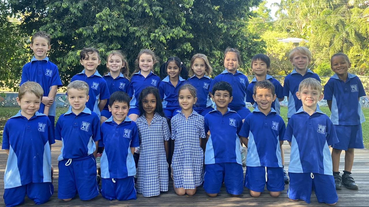 STUART PARK PRIMARY SCHOOL Transition Maia BACK ROW (L-R): Haydn, Zan, Harley, Duriah, Shenaya, Khaleesi, Anna, Darren, Frankie, Jamie. FRONT ROW (L-R): JJ, Vivian, Andreas, Elsi, Sophie, Nethuka, Cairo, Luke