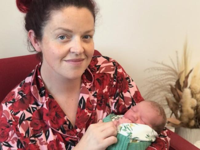 Mum forced to give birth roadside