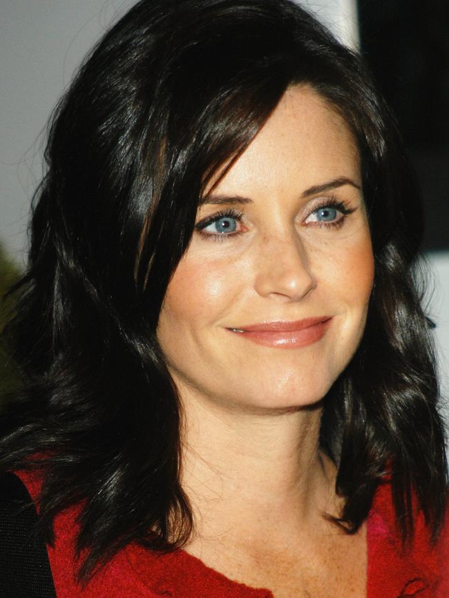 A natural-faced Courteney in 2004.