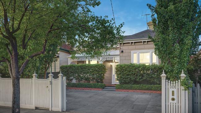 17 Edsall St, Malvern notched a successful sale amid the coronavirus scare.