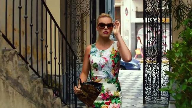 Stunning ... Aussie actor Margot Robbie in a scene from the new movie Focus. Picture: Warner Bros
