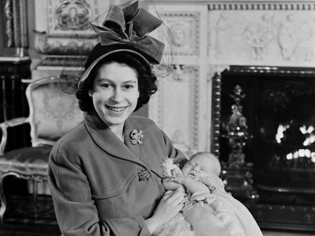 Remembering Queen Elizabeth II: A picture for every year | The Advertiser