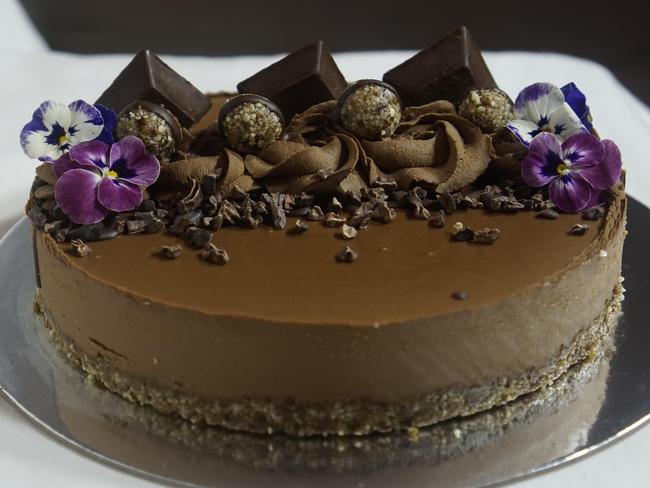 A Little Raw Co. raw vegan dessert cake.