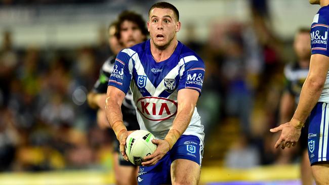 Adam Elliott has credited Trent Barrett for his decision to re-sign with the Bulldogs. Picture: Alix Sweeney