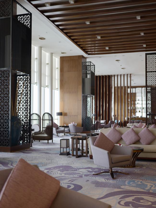 The sky lobby at the InterContinental Landmark72.