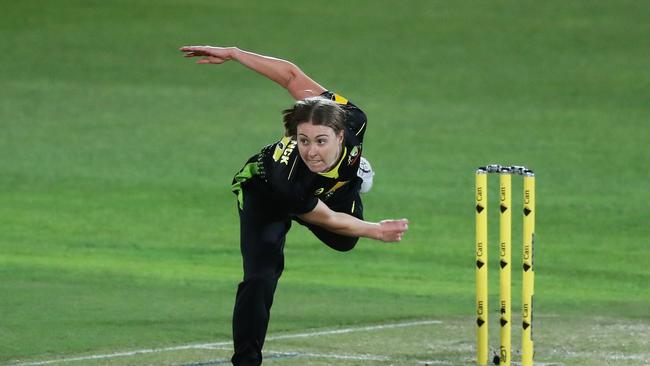 Tayla Vlaeminck sents down a thunderbolt for Australia. Picture: Getty