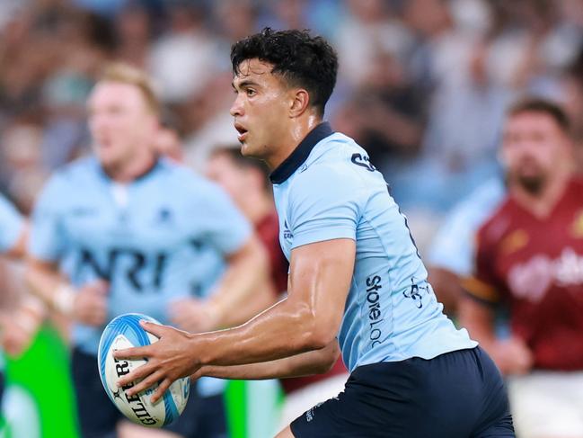 SYDNEY, AUSTRALIA - FEBRUARY 14: Joseph-Aukuso Suaalii of the Waratahs runs with the ball during the round one Super Rugby Pacific match between NSW Waratahs and Highlanders at Allianz Stadium, on February 14, 2025, in Sydney, Australia. (Photo by Darrian Traynor/Getty Images)