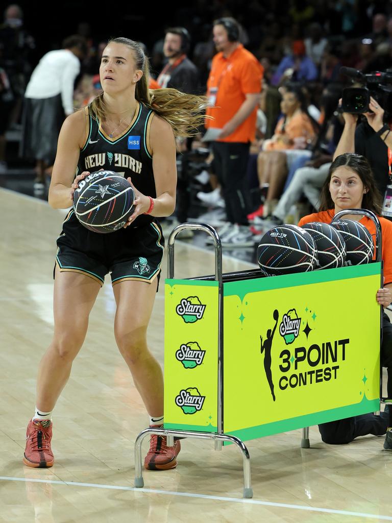 WNBA 2023 Sabrina Ionescu breaks Steph Curry record, three point