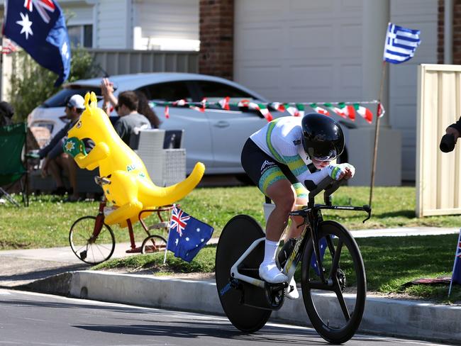 WOLLONGONG, AUSTRALIA - SEPTEMBER 18: Grace Brown of Australia sprints during the 95th UCI Road World Championships 2022 - Women Individual Time Trial a 34,2km individual time trial race from Wollongong to Wollongong / #Wollongong2022 / on September 18, 2022 in Wollongong, Australia. (Photo by Con Chronis/Getty Images)