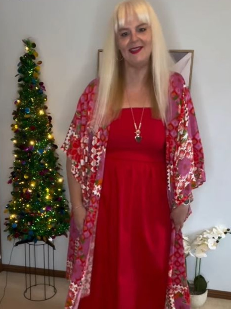 The internet has dubbed it the ‘perfect’ Christmas Day dress. Picture: Instagram/FunStylingWithNic