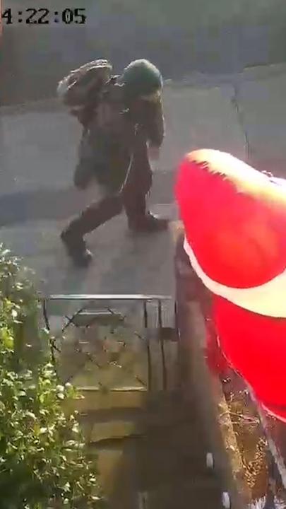 Police on the hunt for real-life Grinch for stabbing inflatable Santa