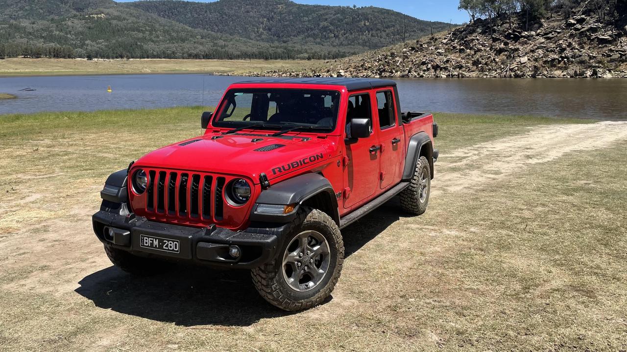 Tough looks of the Jeep Gladiator Rubicon resonate inside and out.