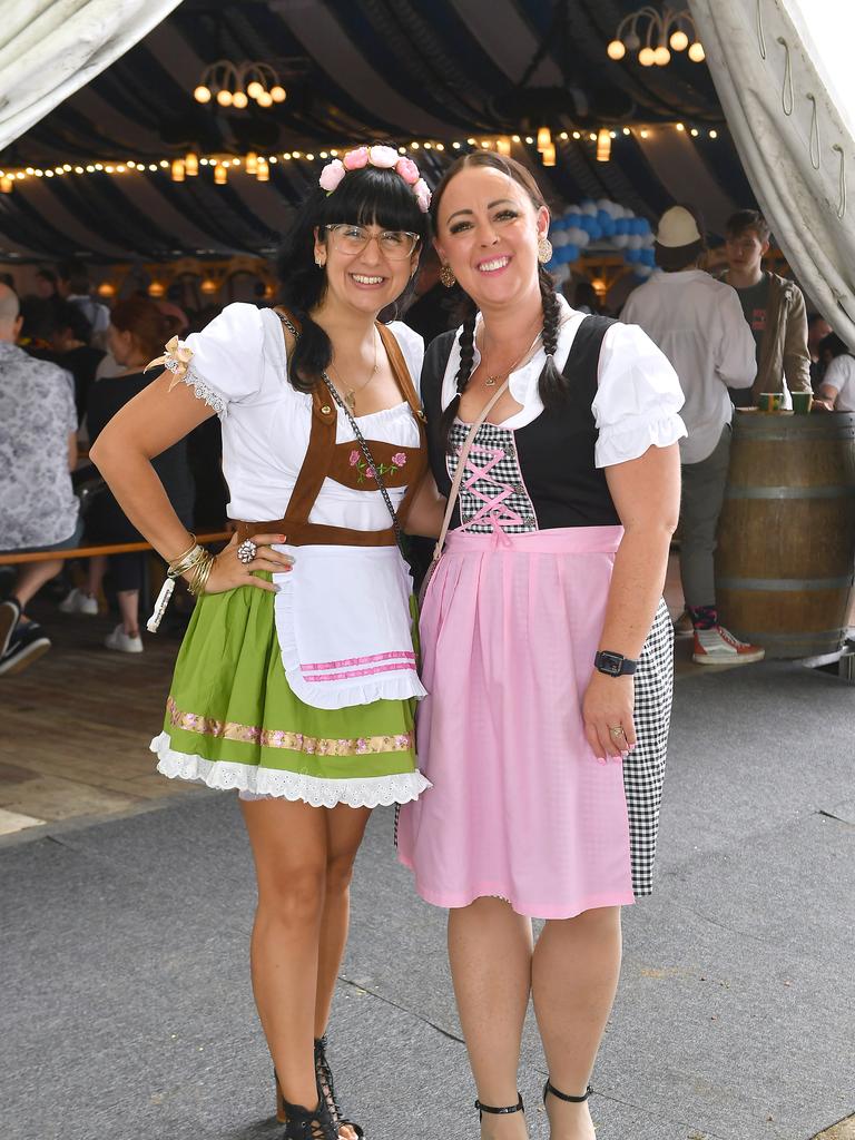 60+ photo gallery of all the wonderful German outfits and smiling ...