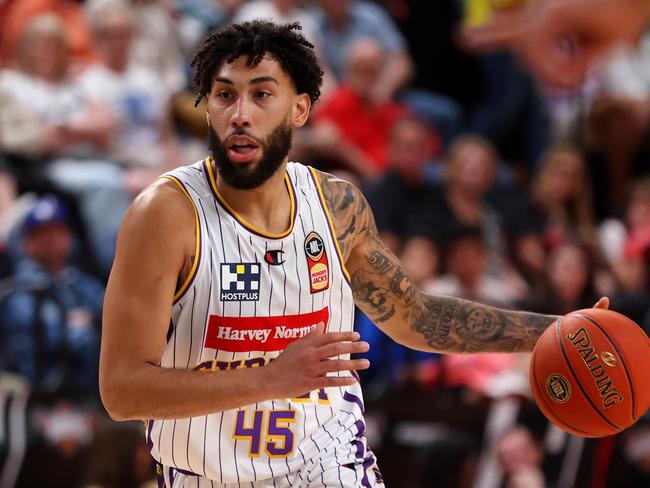 WOLLONGONG, AUSTRALIA - SEPTEMBER 30: Denzel Valentine of the Kings dribbles the ball during the round one NBL match between Illawarra Hawks and Sydney Kings at WIN Entertainment Centre, on September 30, 2023, in Wollongong, Australia. (Photo by Mike Owen/Getty Images)