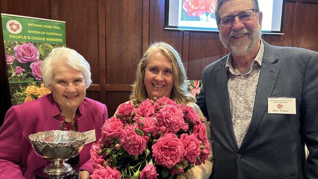 Laurel and Kylie Sommerfeld with Merv Trimper (National RoseTrial Garden of Australia)