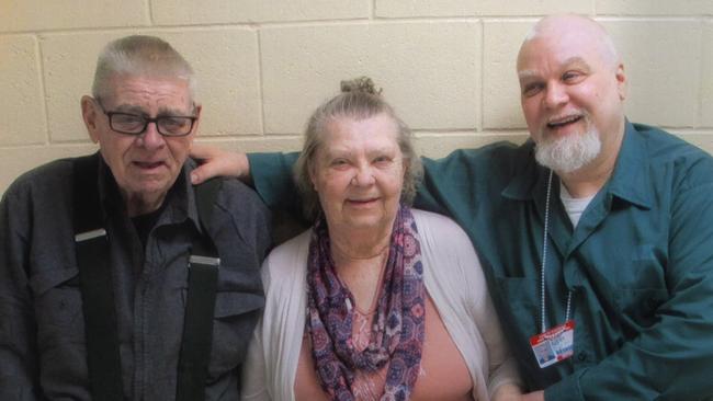 Allan and Dolores Avery with their convicted killer son, Steven. Picture: Netflix