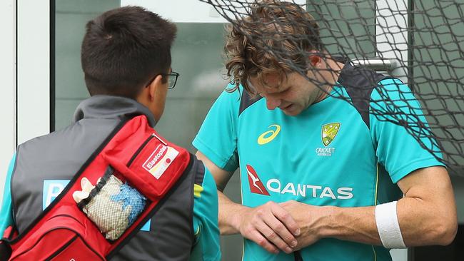 Steve Smith was hit in the hand by a cricket ball sending a scare through the Australian side.