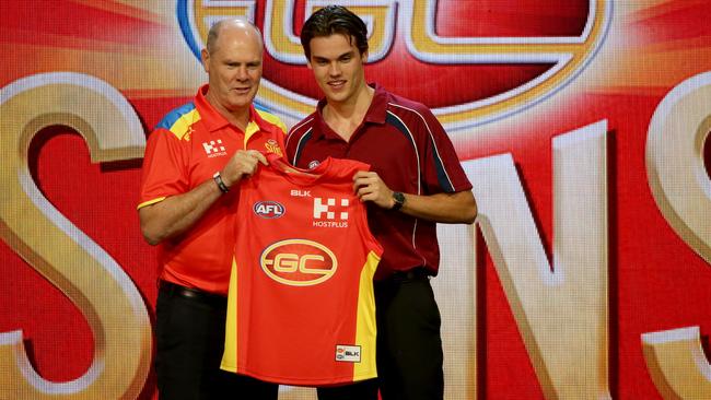 Suns coach Rodney Eade welcomes Jack Bowes to the Suns. Picture: Jonathan Ng