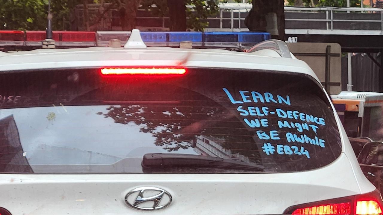 Note on cop car divides Australians