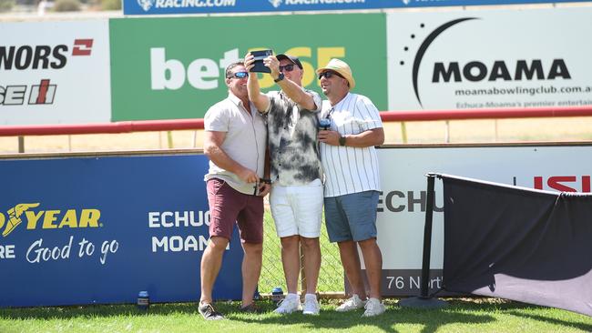 Racegoers at Moama Bowling Club Echuca Cup. Picture: David Smith