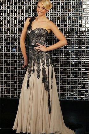 Brownlow fashion shoot at Crown Towers Hotel in Melbourne. Lauren     Tscharke. Picture: Alex Coppel