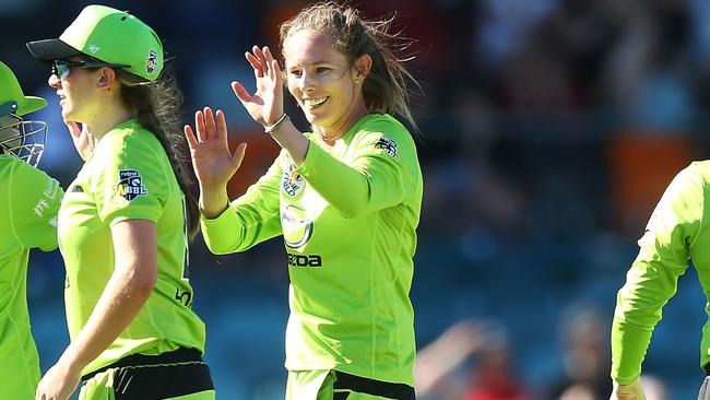 Sam Bates in action for the Sydney Thunder.