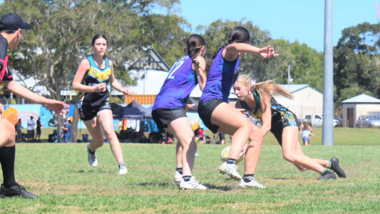 U16 Girls Sunshine Coast Pineapples vs Hunter Western Hornets at the National Youth Touch Football Championships, Kawana 2022. Picture: Eddie Franklin