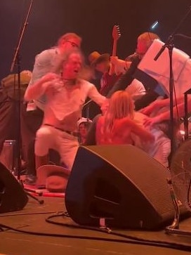 Two members of the band appeared to get into a fight. Picture: Instagram / @s6phiej9nes