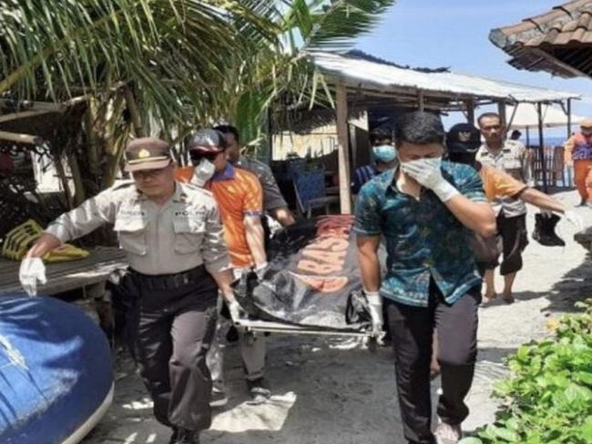 A Bali diving tour that was exploring the waters of Crystal Bay came upon the suspected body of a Tourist from Italy.