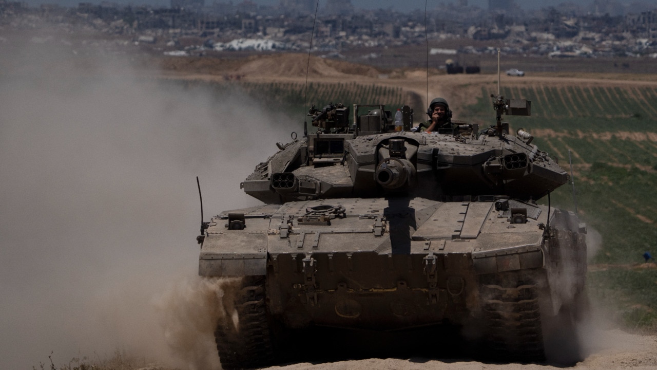 Hundreds Of Thousands Evacuate Rafah As Israel Steps Up Operations In ...