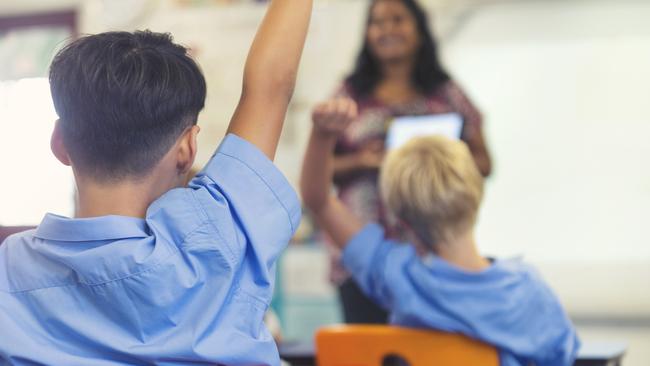 Victorian parents are forking out almost $4000 a year in school fees, a new report has found.