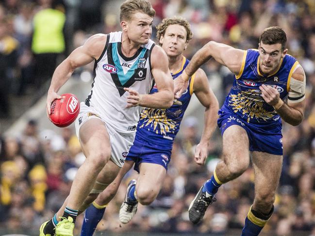 Ollie Wines of Port Adelaide during the Round 16 AFL match between the West Coast Eagles and Port Adelaide at the Domain Stadium in Perth, Sunday, July 9, 2017. (AAP Image/Tony McDonough) NO ARCHIVING, EDITORIAL USE ONLY