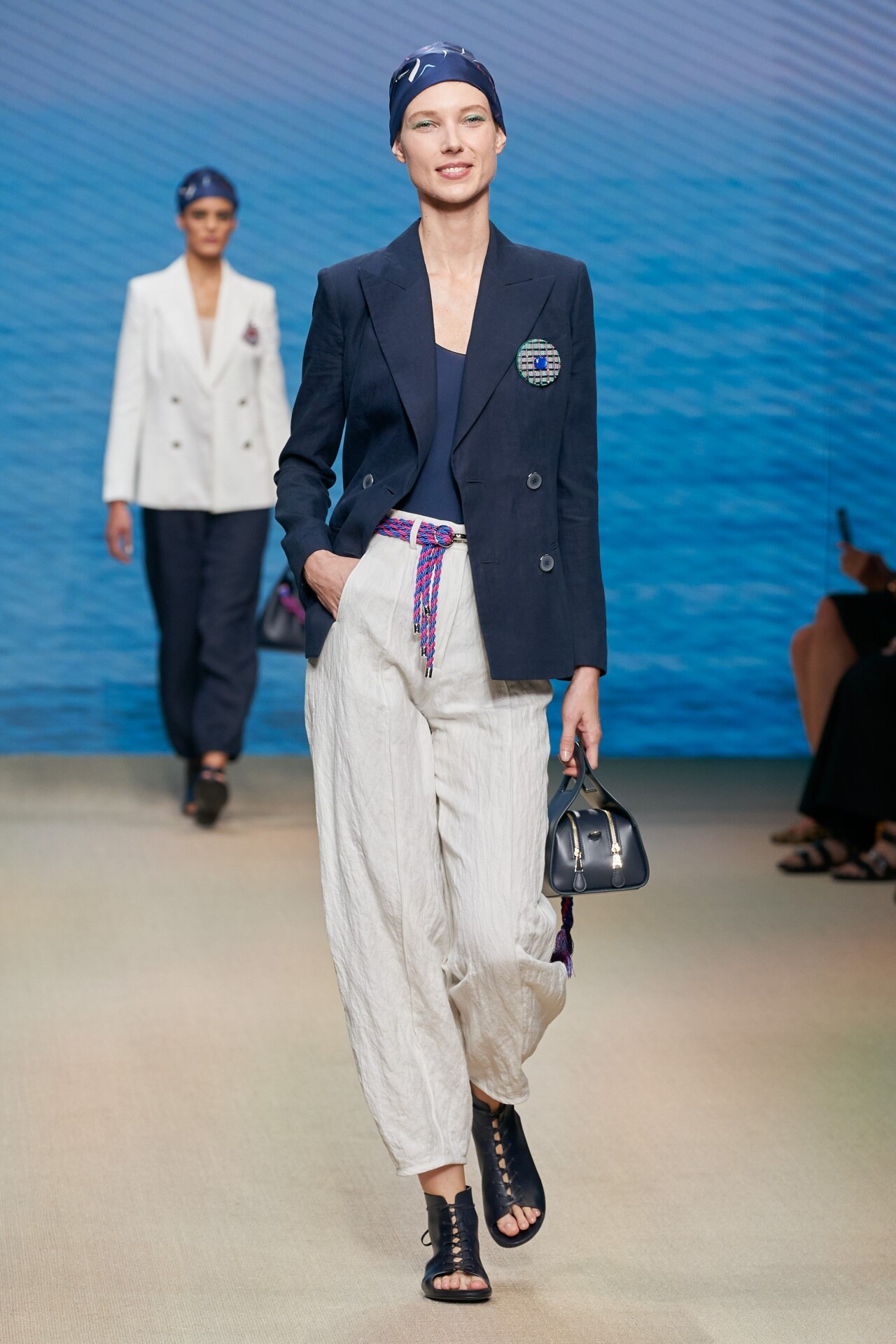 Giorgio Armani ready-to-wear spring/summer 2022 collection - Vogue 