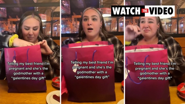 Waitress crashes woman's pregnancy announcement