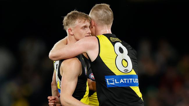 Riewoldt immediately got to Cumberland. Photo by Michael Willson/AFL Photos via Getty Images