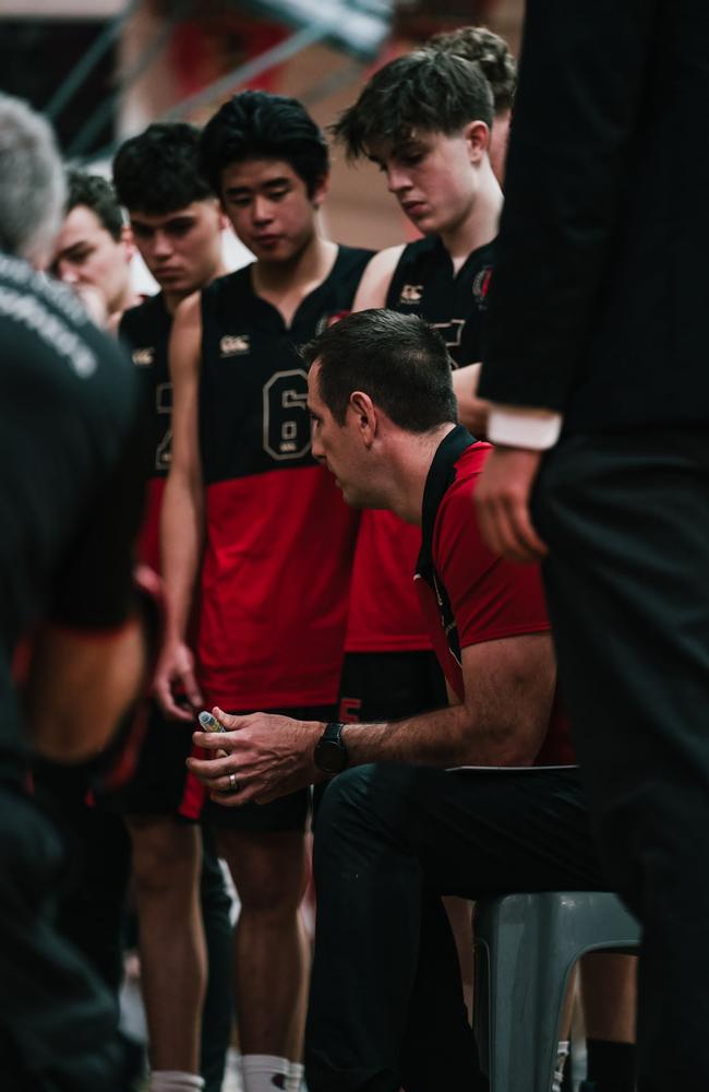 Ethan Sun (No.6) and co getting the run down from coach Hamilton-Smith.