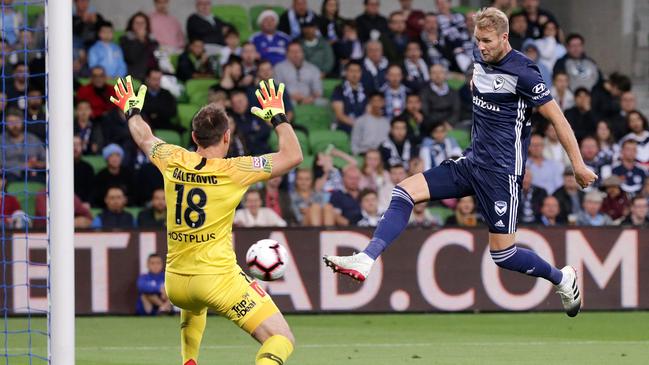 Melbourne Victory’s Ola Toivonen scores against Wellington Phoenix last night