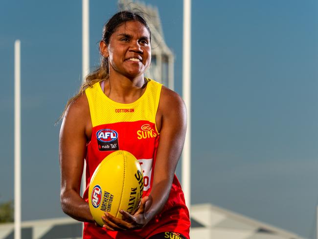 Gold Coast Suns AFLW player Janet Baird is back in town to train with NT Thunder Academy players ahead of the women’s curtain raiser at TIO Stadium on Saturday afternoon. Picture: Che Chorley