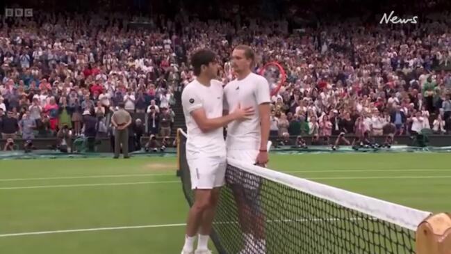 Tennis stars in prickly handshake after girlfriend complaint 