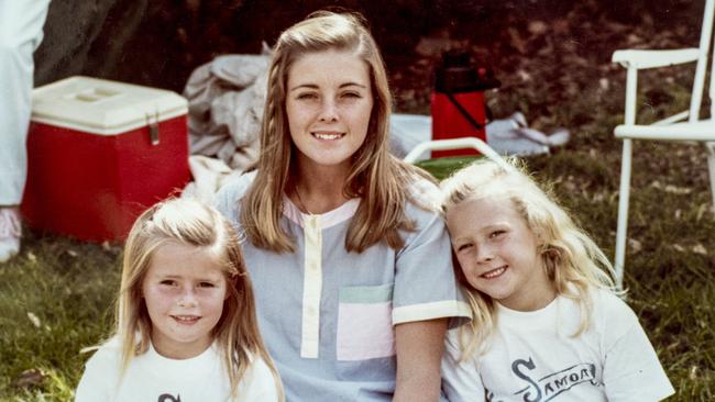 Joanne Curtis with the Dawson children after Lyn’s disappearance.