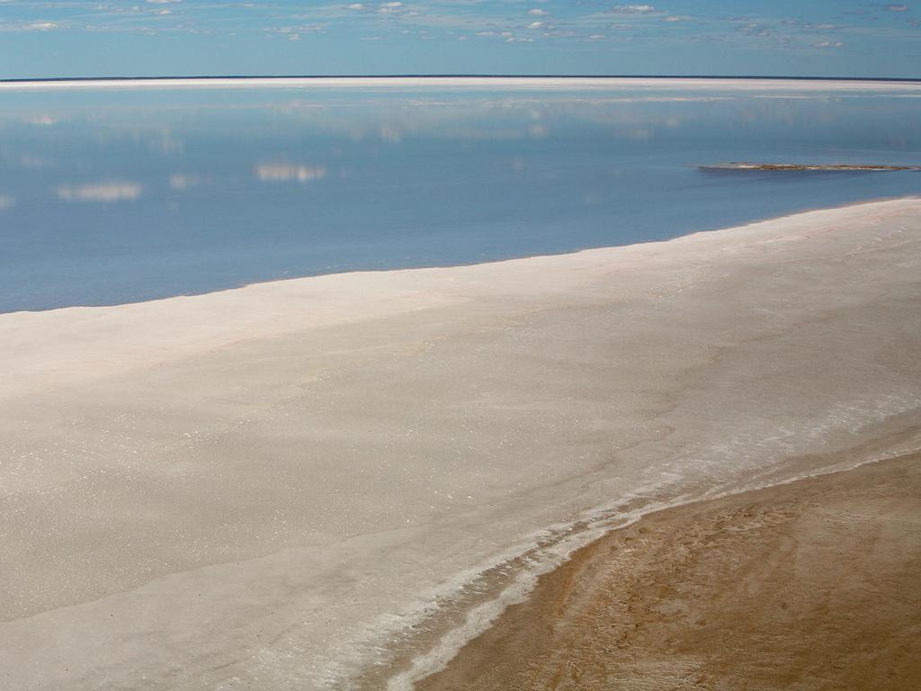 Kati Thanda-Lake Eyre: Camping at Halligan Bay | escape.com.au