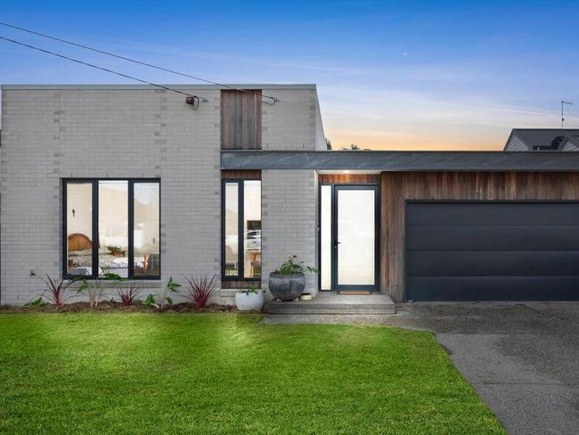 12 Hilltop St, Herne Hill - for herald sun real estate