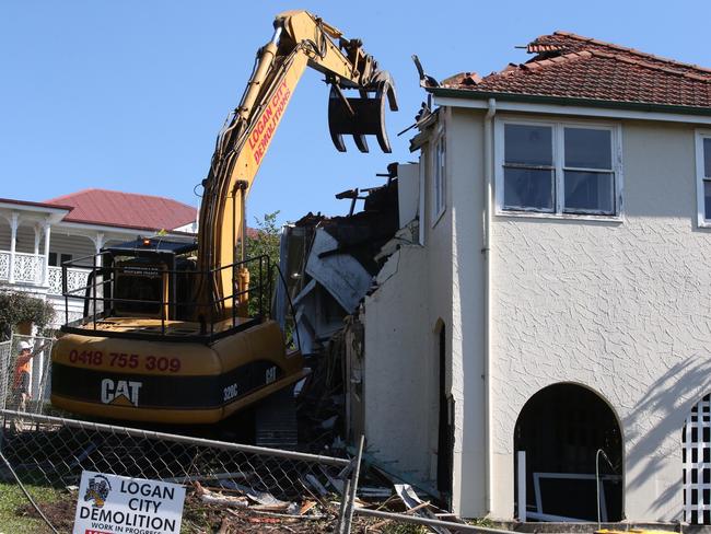 Demolition of 16 Rathdonnell St, Auchenflower. Picture: Liam Kidston