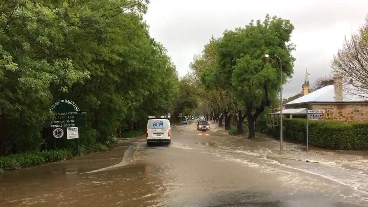Floods in Hahndorf after dams burst