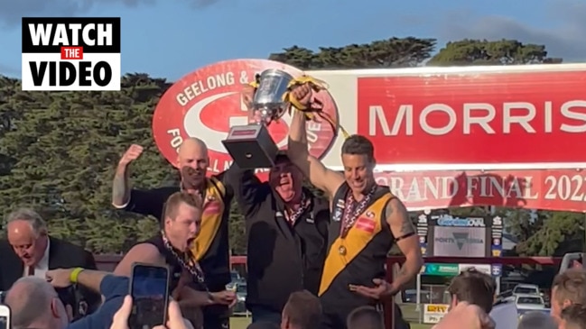 Bannockburn lifts the premiership cup