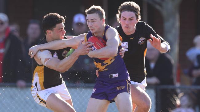 Eastern league heavyweights Vermont and Balwyn do battle. Picture: David Crosling