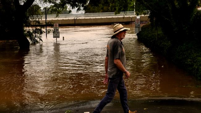 The newly completed Windsor Bridge in Windsor is closed as floodwaters continues across the state threatening homes. Picture: NCA NewsWire / Jeremy Piper